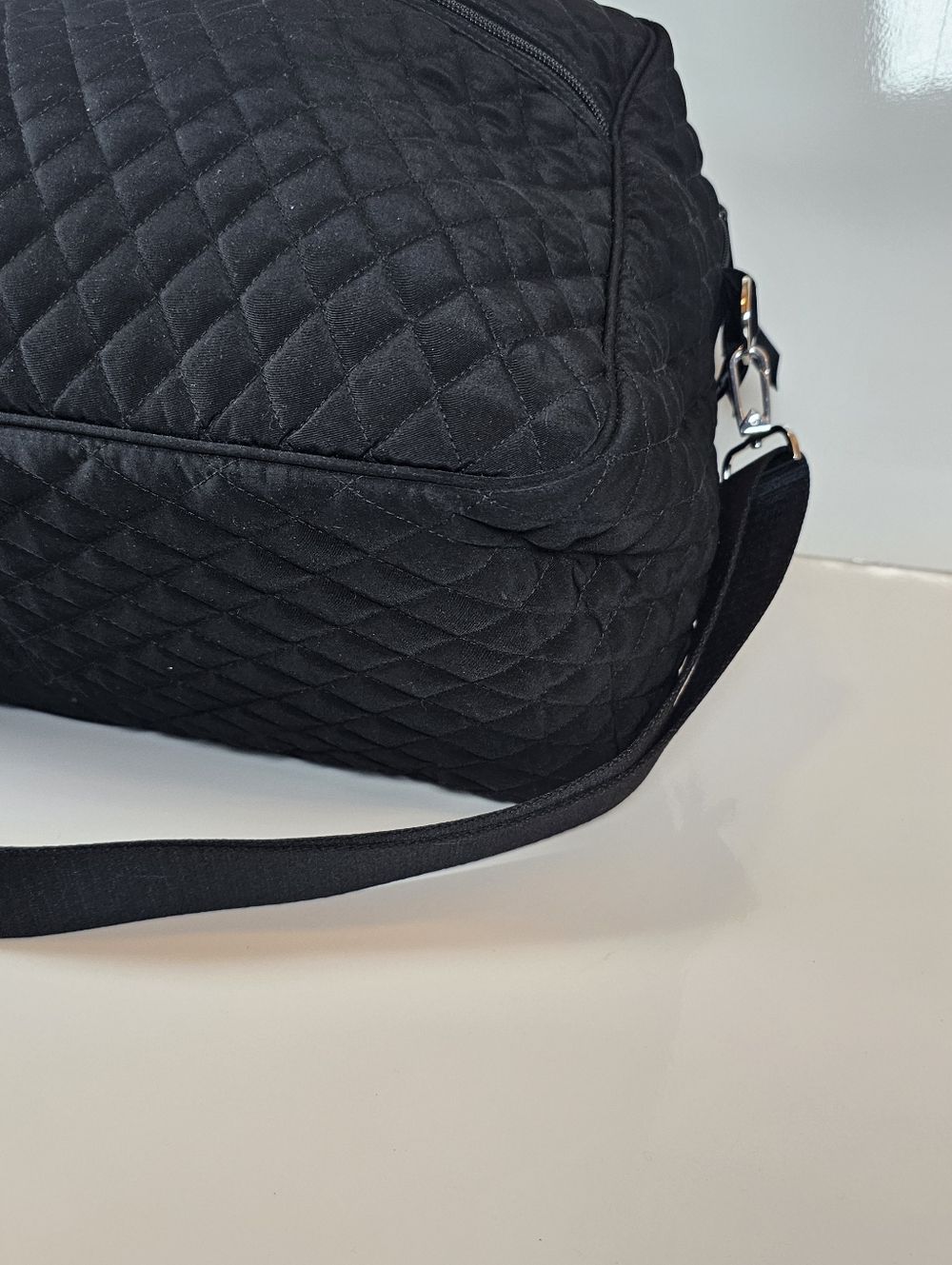 ✨ Vera Bradley Large Quilted Duffel Bag - Classic Black - Like New Condition ✨ - Picture 8 of 13
